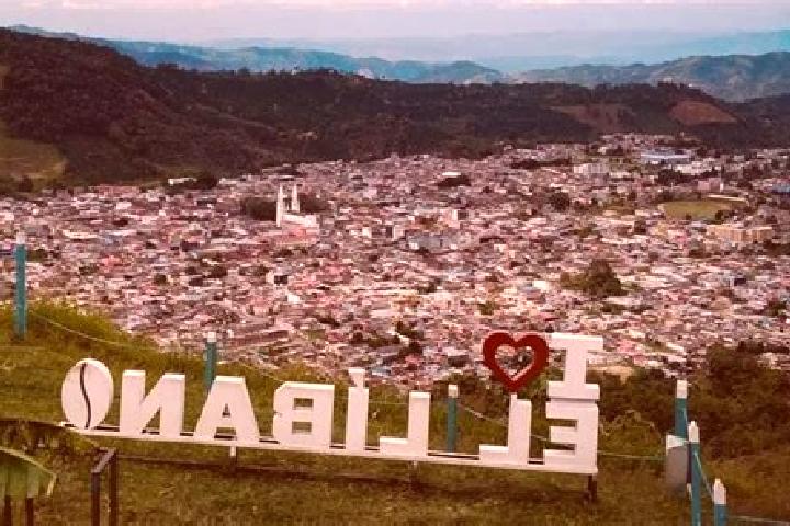 Evelyn, 29 — Escort in La Cuesta de Penones, Mexico