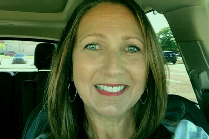 Evelyn, 29 — Escort in Mosheim, United States