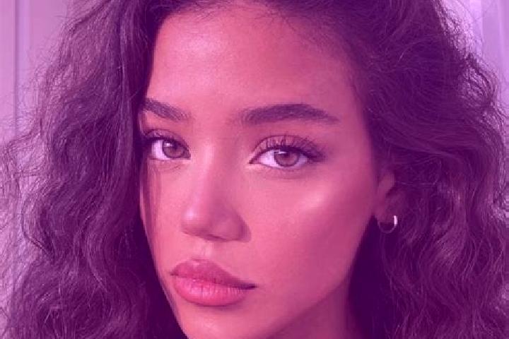 Evelyn, 30, a black brown-eyed mixed companion based in Cubuk. Offering OWO, Party Girl, Girlfriend Experience. Available for incall and outcall, day and eve...