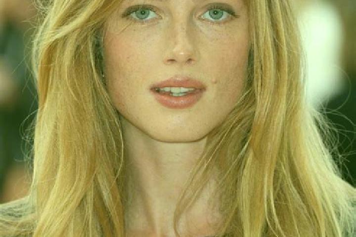 Evelyn, 30, a blonde amber-eyed mixed companion based in Dinxperlo. Offering Fetish, Deep French Kissing, Domination. Available for incall and outcall, day a...