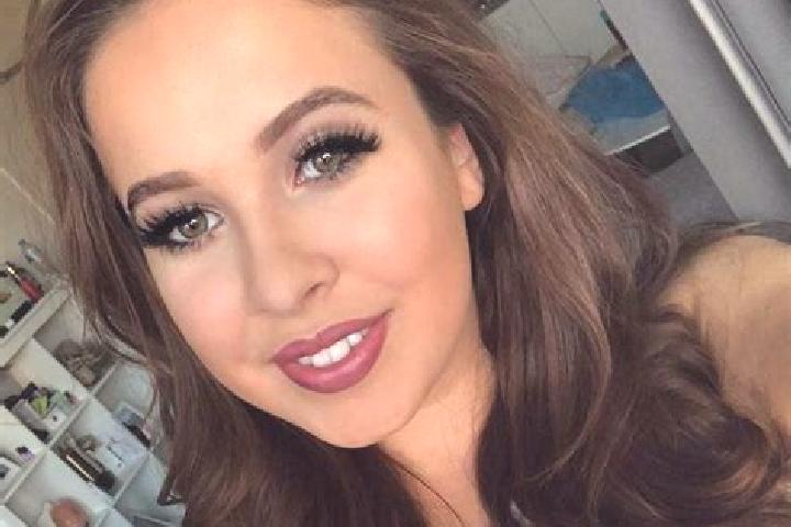 Evelyn, 30, a brunette grey-eyed european companion based in San Bartolo Morelos. Offering GFE, Overnight, Domination, Girlfriend Experience, Roleplay. Avail...