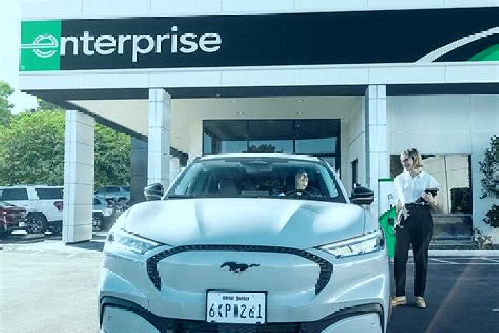 Evelyn, 30 — Escort in Lealman, United States