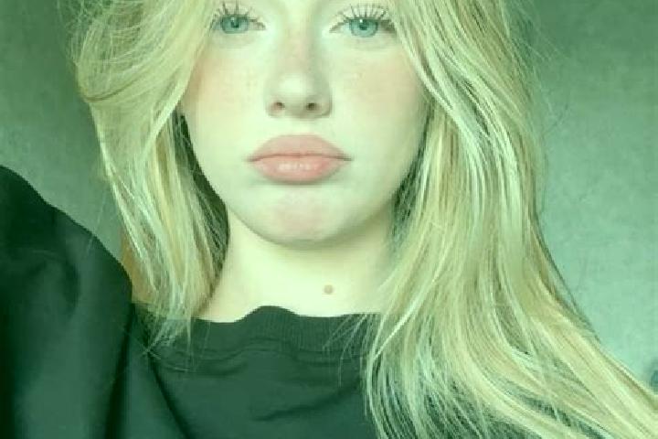 Evelyn, 30 — Escort in Oiejdea, Romania