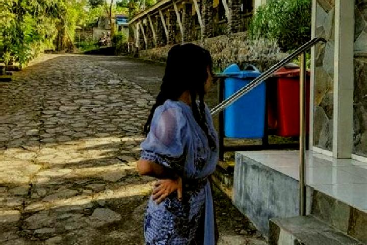 Evelyn, 30 — Escort in Pineleng, Indonesia