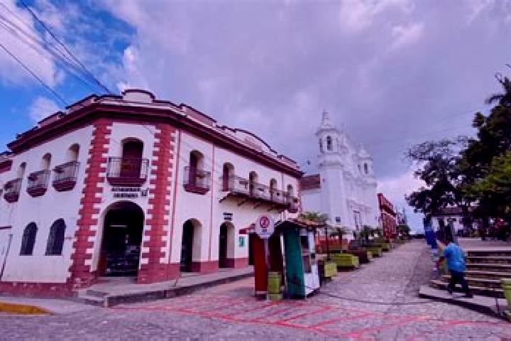 Evelyn, 30 — Escort in Santa Rosa de Copan, Honduras