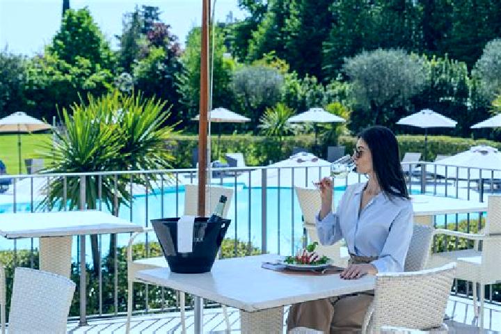 Evelyn, 30 — Escort in Soiano, Italy