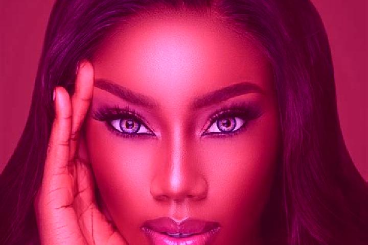Evelyn, 31, a red blue-eyed ebony companion based in Yaguaraparo. Offering Duos, Domination, Couples. Available for incall and outcall, day and evening dates.