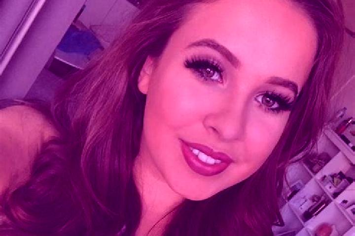 Evelyn, 31, a red grey-eyed european companion based in Strait Shores. Offering Travel Companion, Striptease, Domination, Duos. Available for incall and outc...