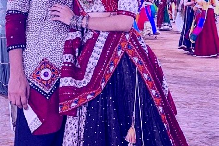 Evelyn, 31 — Escort in Kedia, India