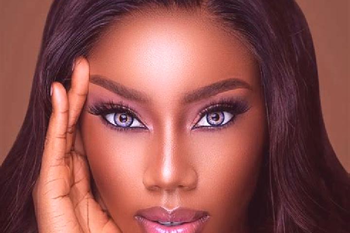 Evelyn, 32, a chestnut blue-eyed ebony companion based in Tufanbeyli. Offering Erotic Massage, Tantra, Roleplay. Available for incall and outcall, day and ev...
