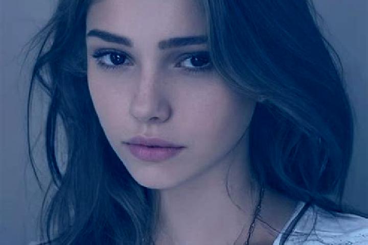 Evelyn, 32, a chestnut grey-eyed slavic companion based in Malinyi. Offering Dinner Date, CIM, Striptease. Available for incall and outcall, overnight bookin...