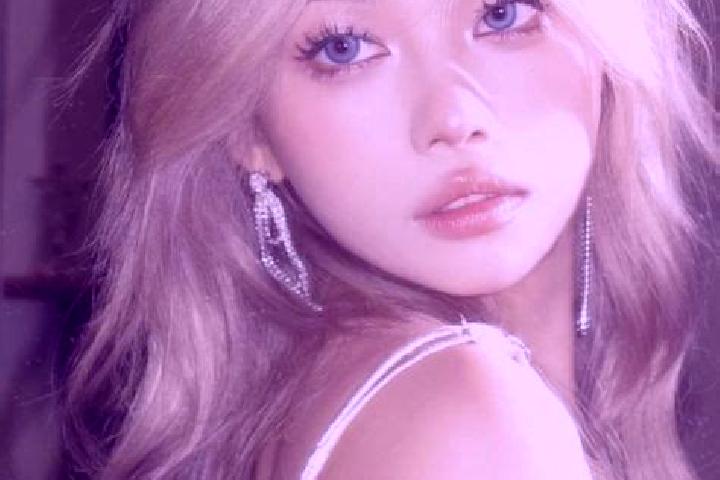 Evelyn, 32, a platinum blonde grey-eyed asian companion based in Chatham. Offering Party Girl, Duos, GFE, Erotic Massage, Domination. Available for incall an...