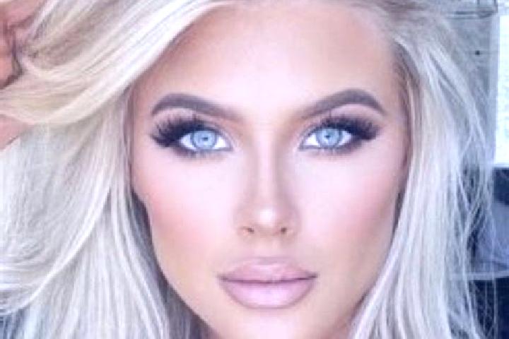 Evelyn, 32, a platinum blonde hazel-eyed ebony companion based in Horizontina. Offering Overnight, CIM, Prostate Massage, Tantra. Available for incall and ou...