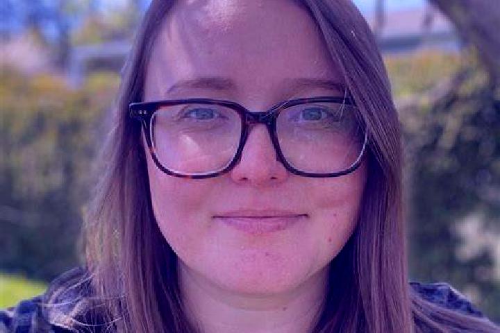 Evelyn, 32 — Escort in Gelles, France