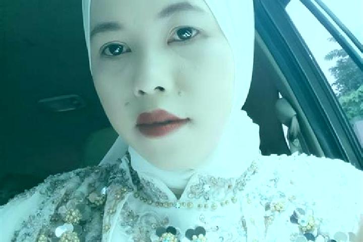 Evelyn, 32 — Escort in Peseng, Indonesia