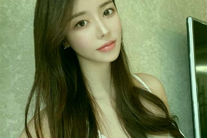 Evelyn, 32 — Escort in Pingtian, China