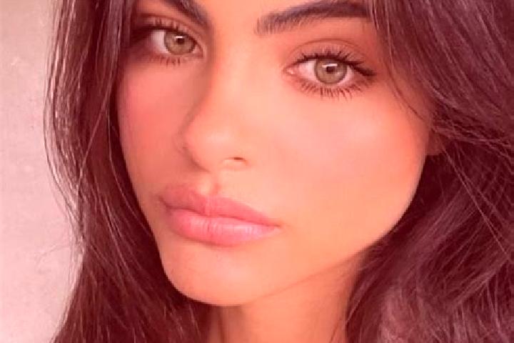 Evelyn, 33, a auburn green-eyed indian companion based in Kalininskaya. Offering Tantra, A-Level, 69, Massage, Dinner Date. Available for incall and outcall,...