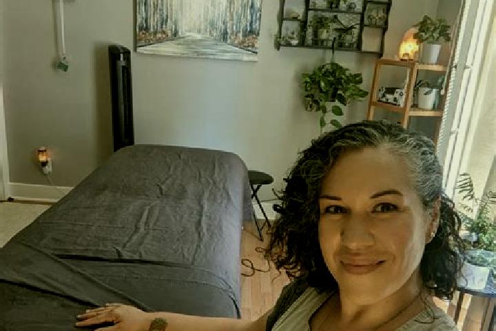 Evelyn, 33, a black grey-eyed european companion based in Gulfport. Offering Erotic Massage, 69. Available for incall and outcall, overnight bookings available.