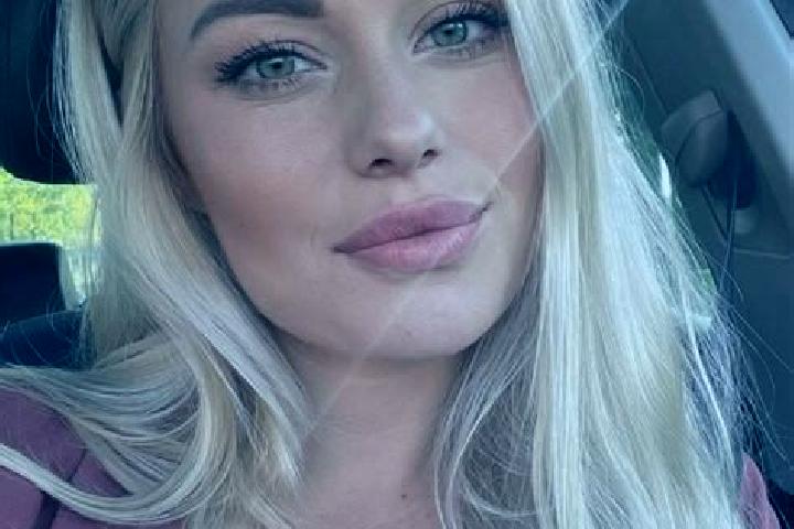 Evelyn, 33, a blonde hazel-eyed caribbean companion based in Harvey. Offering Dinner Date, Travel Companion, OWO. Available for incall and outcall, day and e...