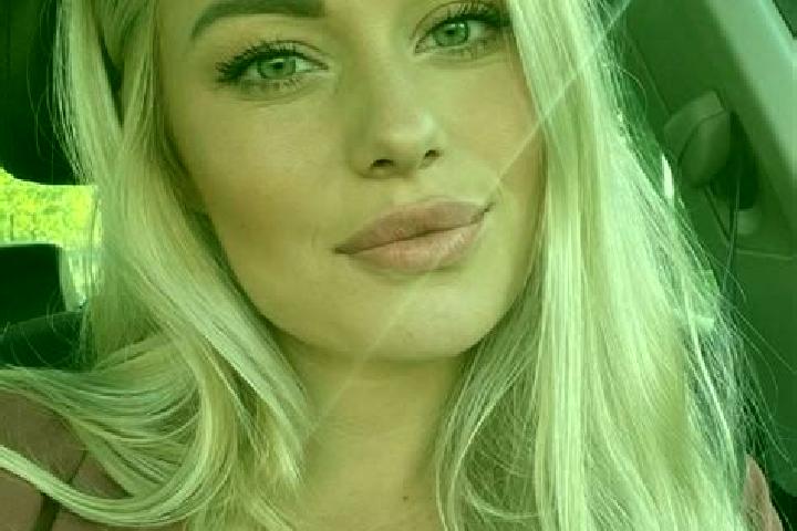 Evelyn, 33, a blonde hazel-eyed ebony companion based in Kasina. Offering OWO, Domination, Travel Companion, Erotic Massage, Duos. Available for incall and o...