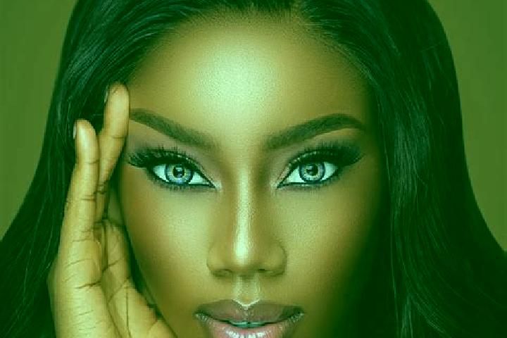 Evelyn, 33, a chestnut blue-eyed ebony companion based in Pichigua. Offering OWO, CIM, Massage. Available for incall and outcall, day and evening dates.