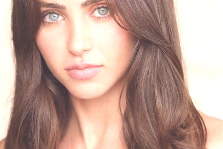 Evelyn, 33, a chestnut brown-eyed mediterranean companion based in Lincoln. Offering 69, Erotic Massage, Domination. Available for incall and outcall, overni...