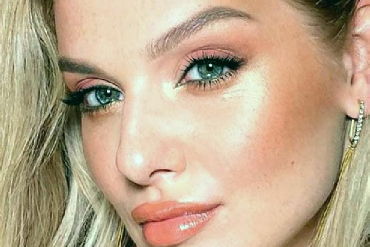Evelyn, 33, a dark blonde green-eyed indian companion based in Erce-en-Lamee. Offering Couples, Girlfriend Experience, CIM, BDSM. Available for incall and ou...