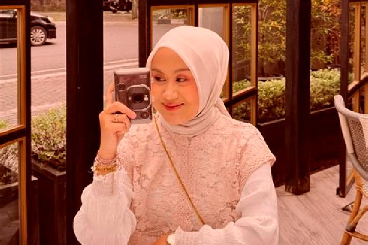 Evelyn, 33 — Escort in Gandapura, Indonesia