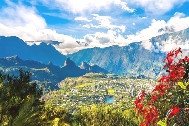 Evelyn, 33 — Escort in La Montagne, Reunion
