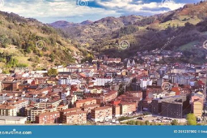 Evelyn, 33 — Escort in Mieres, Spain