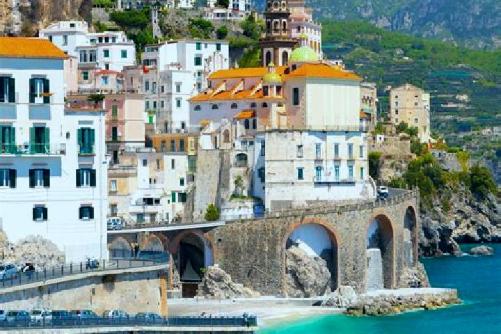 Evelyn, 33 — Escort in Piani, Italy