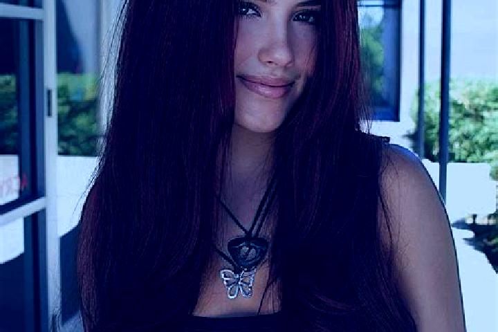 Evelyn, 34, a auburn dark-eyed european companion based in Pushtulim. Offering 69, Roleplay, Dinner Date, Overnight. Available for incall and outcall, overni...