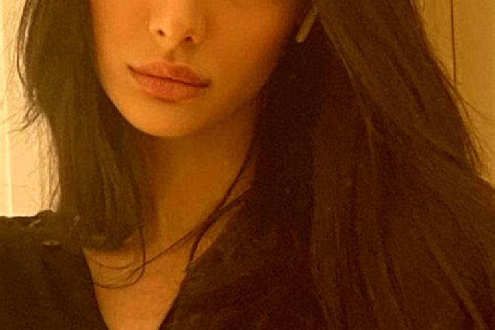 Evelyn, 34, a black dark-eyed middle eastern companion based in Baohedi. Offering Couples, CIM. Available for incall and outcall, overnight bookings available.