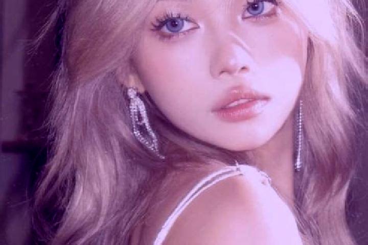 Evelyn, 34, a blonde blue-eyed asian companion based in Monthureux-sur-Saone. Offering GFE, OWO, Duos, Couples. Available for incall and outcall, overnight b...