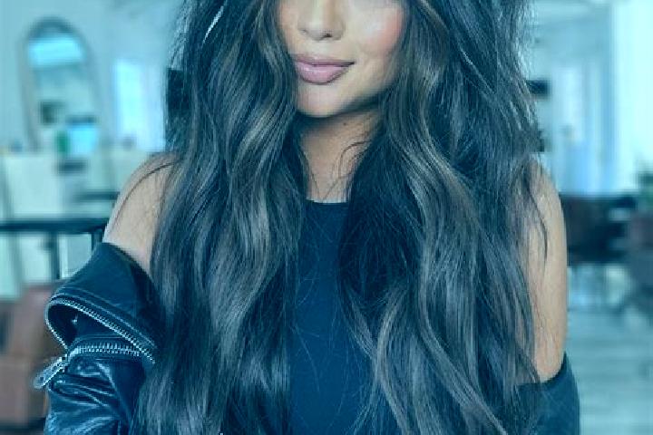 Evelyn, 34, a brunette brown-eyed middle eastern companion based in Moldova Noua. Offering GFE, Erotic Massage, Tantra, Duos. Available for incall and outcal...