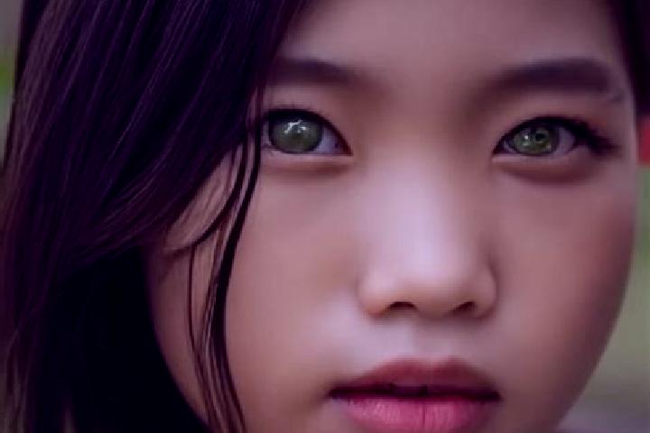 Evelyn, 34, a brunette green-eyed asian companion based in Kalyansingapuram. Offering Travel Companion, BDSM, Couples, Roleplay. Available for incall and out...