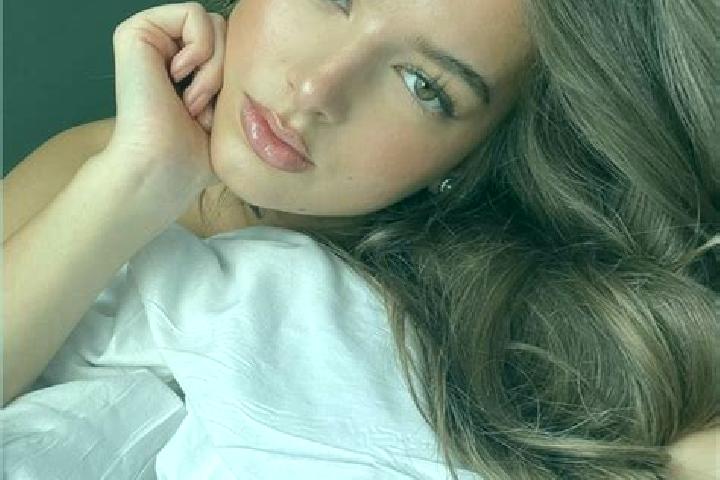 Evelyn, 34, a chestnut grey-eyed latina companion based in Rabagani. Offering Tantra, Prostate Massage, Deep French Kissing. Available for incall and outcall...