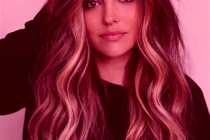 Evelyn, 34, a dark blonde brown-eyed indian companion based in Capoeiras. Offering Striptease, Erotic Massage, Travel Companion. Available for incall and out...