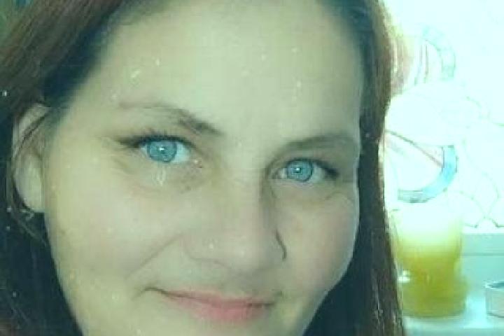 Evelyn, 34, a red brown-eyed caucasian companion based in Vasudevanallur. Offering Erotic Massage, Overnight, Tantra, Domination. Available for incall and ou...