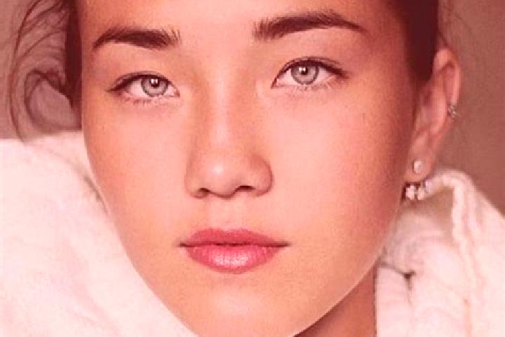 Evelyn, 34, a red grey-eyed caucasian companion based in Geuleumpangminyeuk. Offering Dinner Date, OWO, Deep French Kissing. Available for incall and outcall...