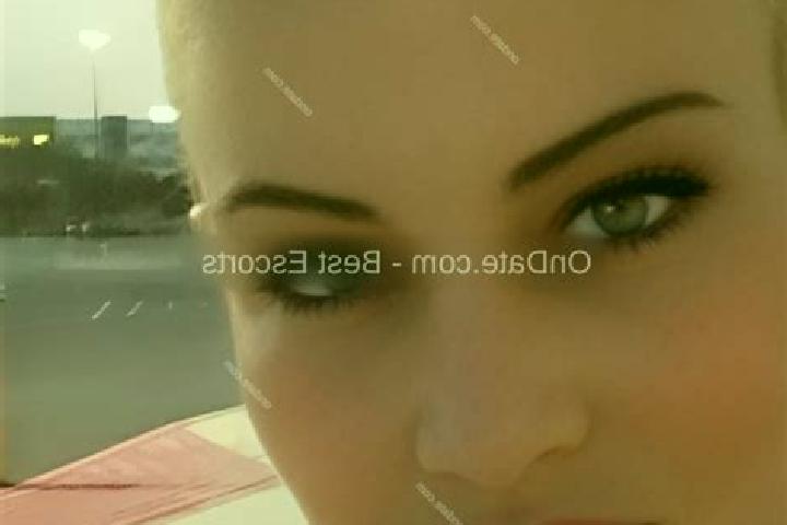 Evelyn, 34 — Escort in Draxini, Romania