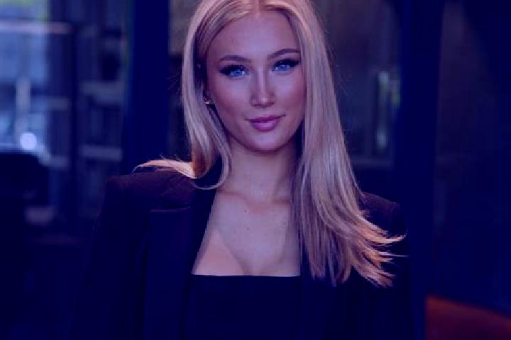 Evelyn, 34 — Escort in Kuhlen, Germany