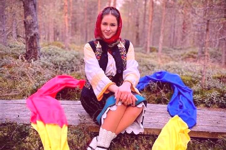 Evelyn, 34 — Escort in Stulpicani, Romania