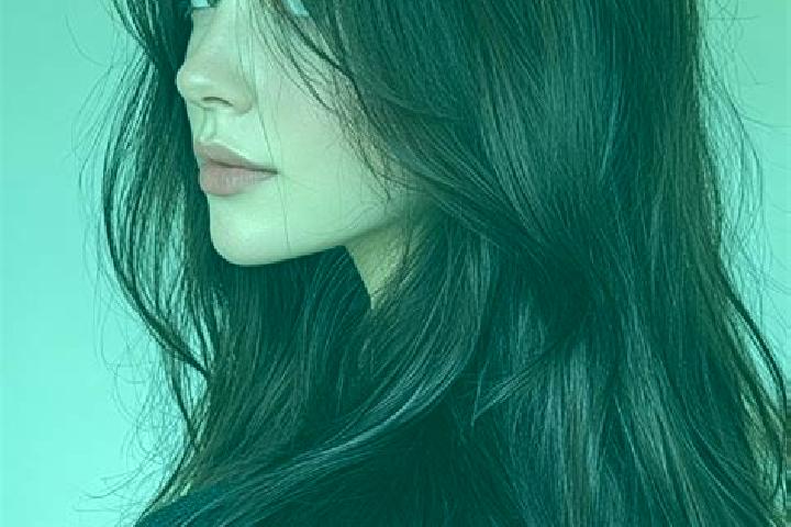 Evelyn, 35, a auburn brown-eyed asian companion based in Dabajuro. Offering Massage, Overnight, CIM. Available for incall and outcall, day and evening dates.