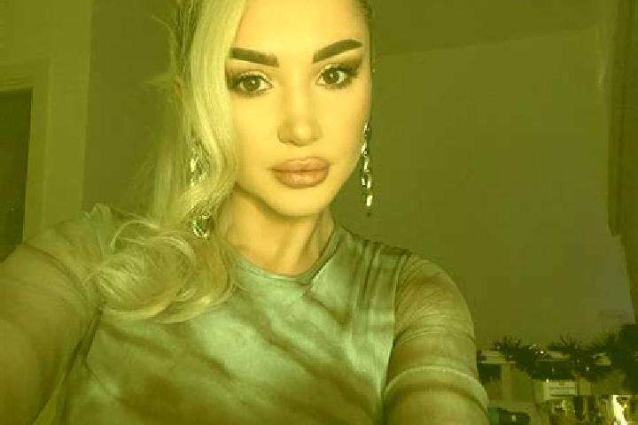 Evelyn, 35, a auburn grey-eyed middle eastern companion based in Alrmtheiah. Offering Erotic Massage, Deep French Kissing, Travel Companion. Available for in...