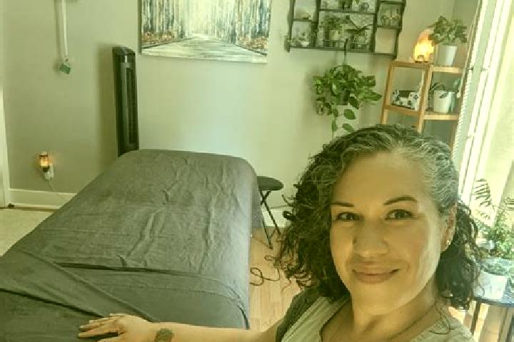 Evelyn, 35, a black green-eyed caucasian companion based in Sukawangsa. Offering Overnight, Massage, GFE, A-Level, Tantra. Available for incall and outcall, ...