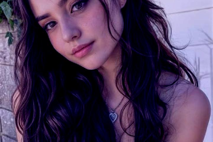 Evelyn, 35, a black hazel-eyed caribbean companion based in Waasmunster. Offering Couples, 69, Party Girl, Striptease, Massage. Available for incall and outc...