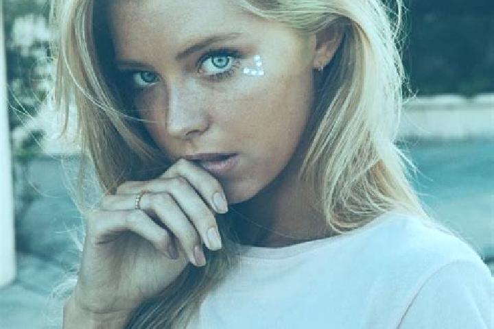 Evelyn, 35, a blonde blue-eyed ebony companion based in Fretigney-et-Velloreille. Offering Prostate Massage, Erotic Massage, Party Girl. Available for incall...