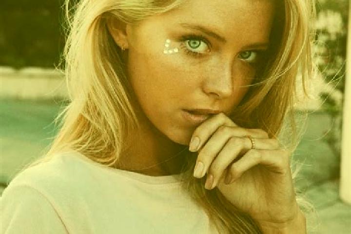 Evelyn, 35, a blonde blue-eyed indian companion based in Baksheyevo. Offering CIM, Tantra, Dinner Date. Available for incall and outcall, day and evening dates.
