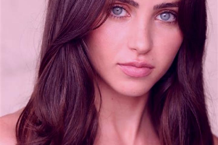 Evelyn, 35, a brunette dark-eyed european companion based in Le Gosier. Offering Fetish, Dinner Date, Deep French Kissing, Erotic Massage, OWO. Available for...